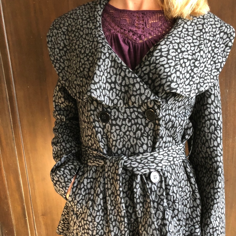 Silli Smith - Gray & Black Flair Jacket (Size 2)
